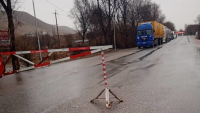 ЖАЛАЛ-АБАД: ООР ЖҮК ТАШУУЧУ АВТОУНААЛАРГА БОЛГОН ЧЕКТӨӨ АЛЫНДЫ