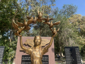 Баткен: Баатырларга эстелик мемориалы ачылды